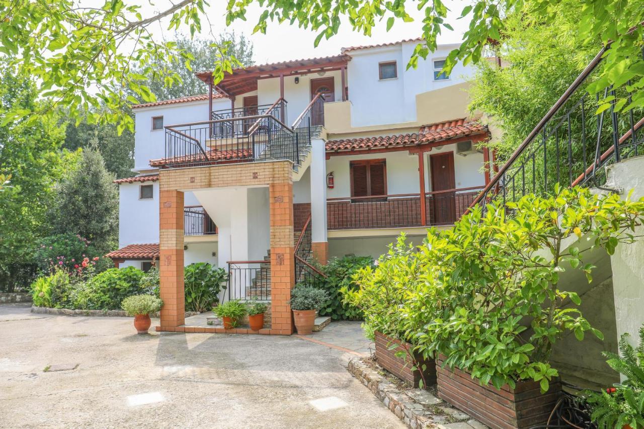 Sergios Koukounaries Exterior foto
