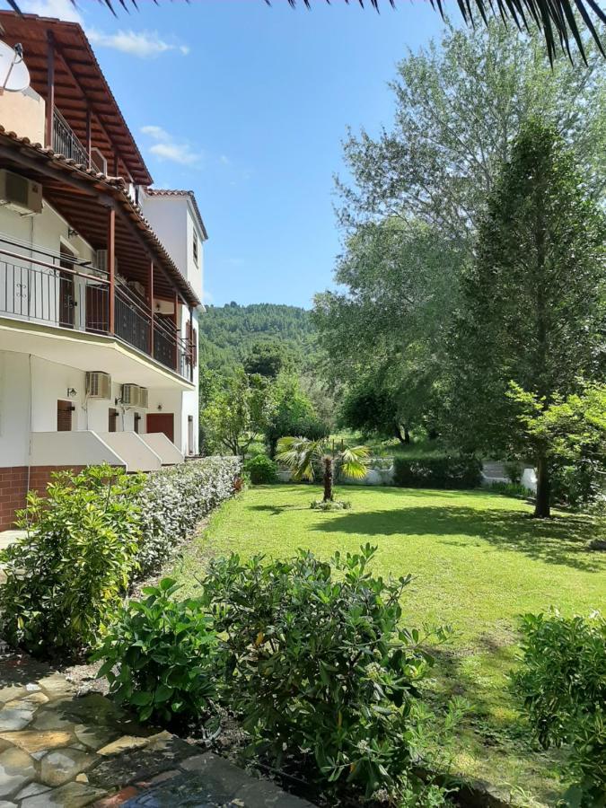 Sergios Koukounaries Exterior foto