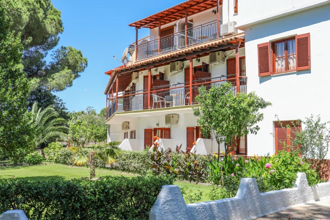 Sergios Koukounaries Exterior foto